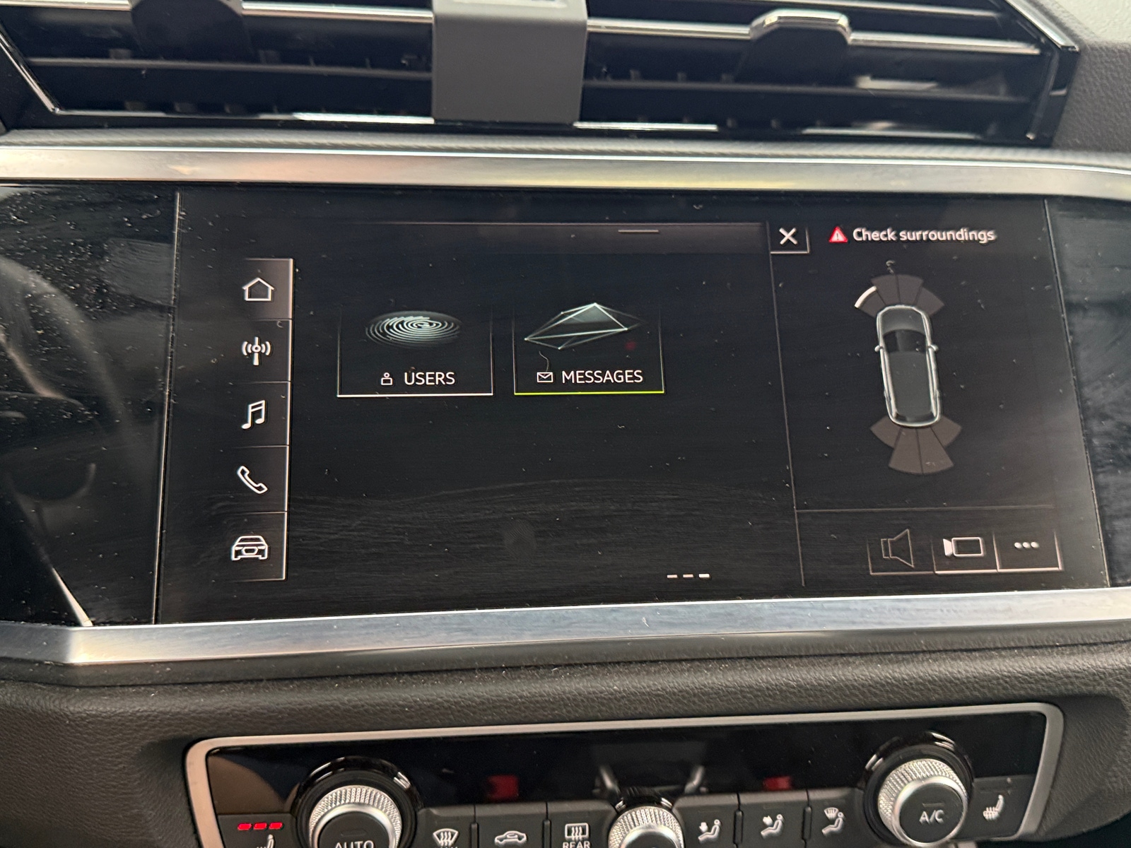 Thumbnail: 2023 Audi Q3 - 3