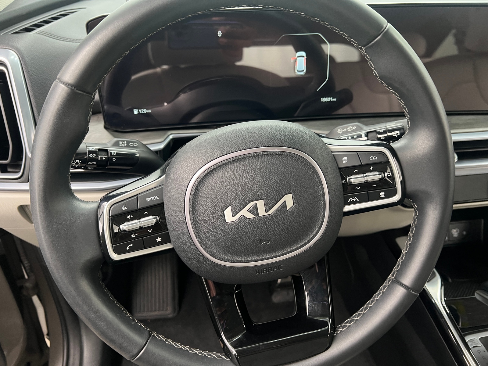 Thumbnail: 2024 Kia Sorento - 4