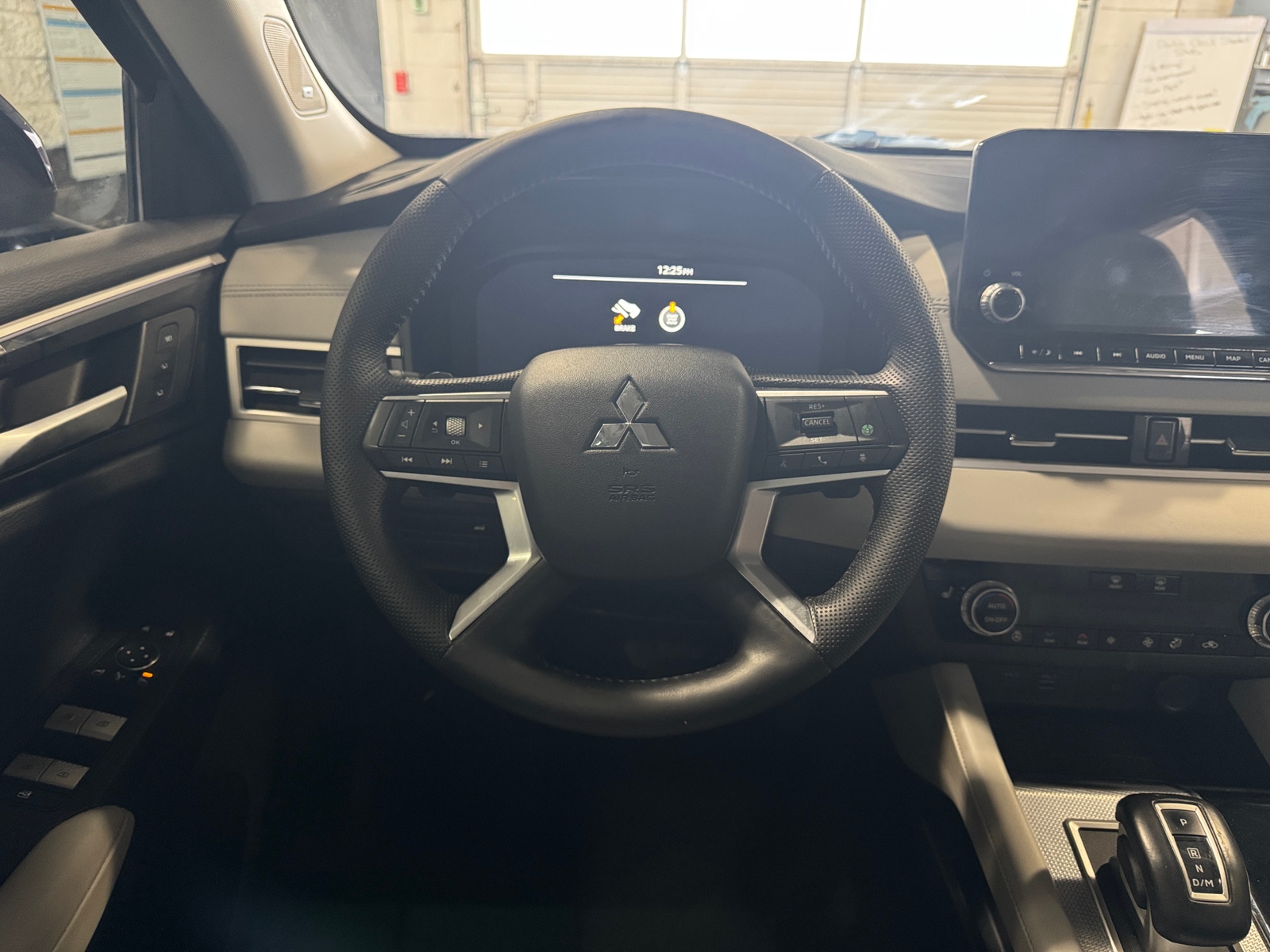 Thumbnail: 2024 Mitsubishi Outlander - 4
