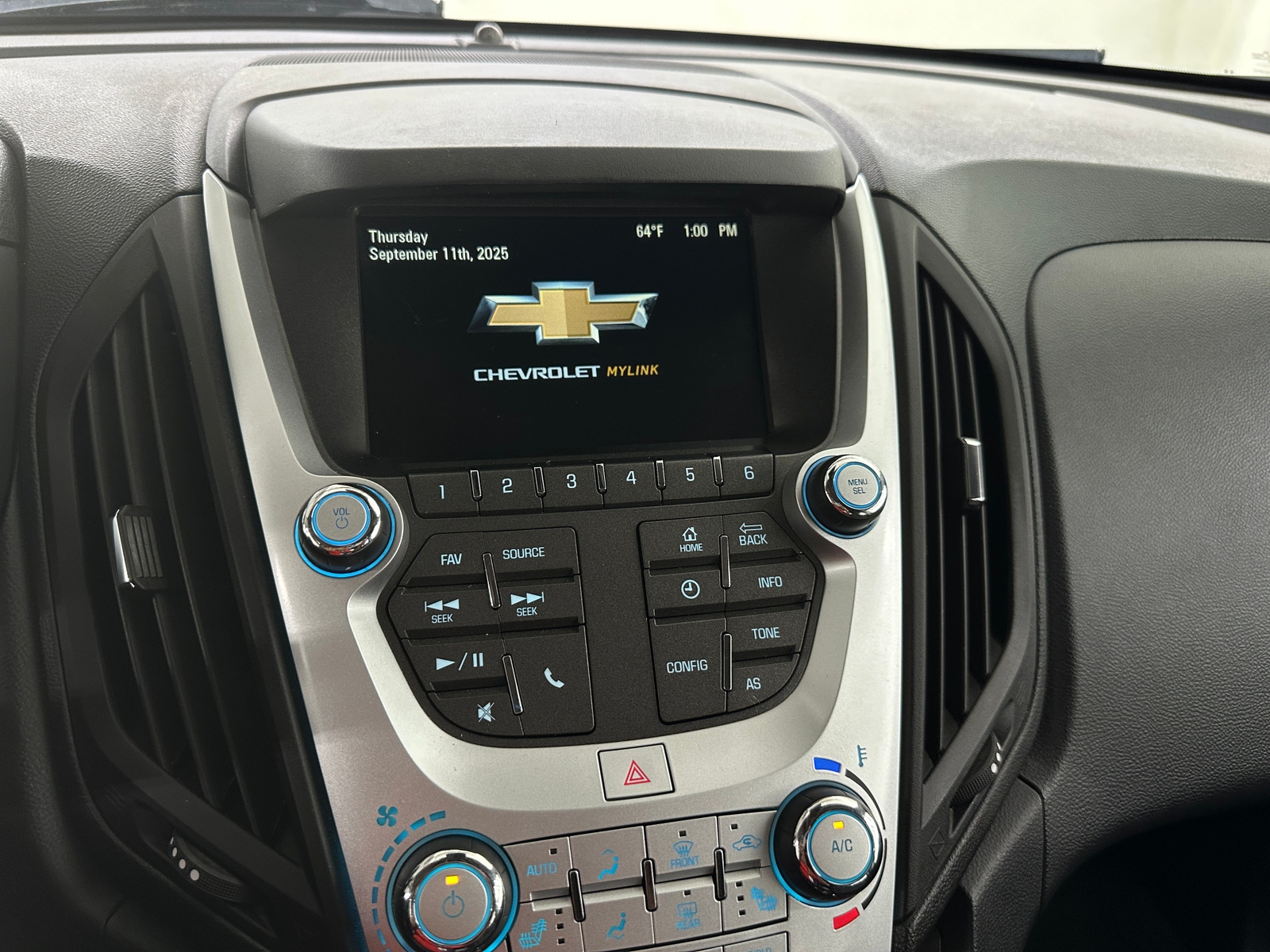 Thumbnail: 2017 Chevrolet Equinox - 4