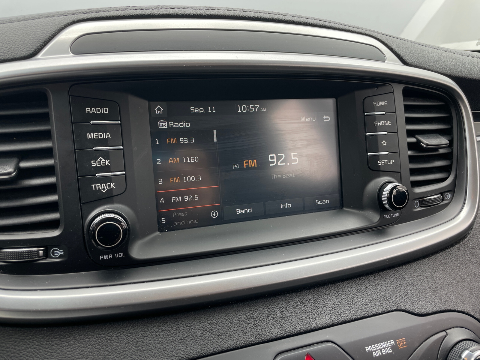 Thumbnail: 2020 Kia Sorento - 4