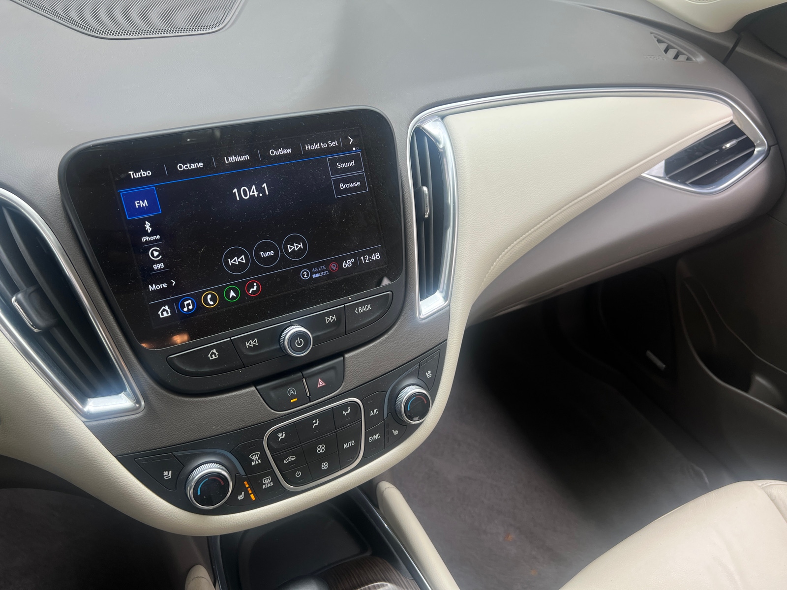 Thumbnail: 2024 Chevrolet Malibu - 3