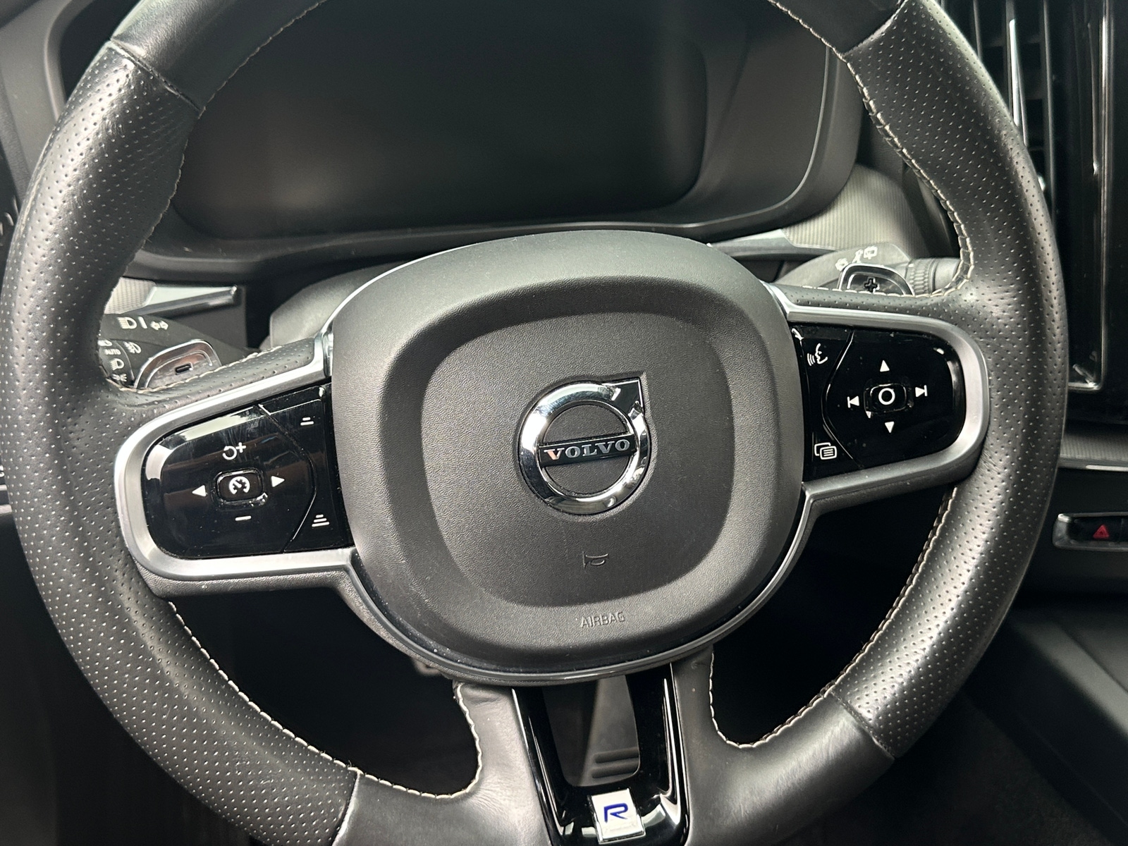 Thumbnail: 2018 Volvo XC60 - 4