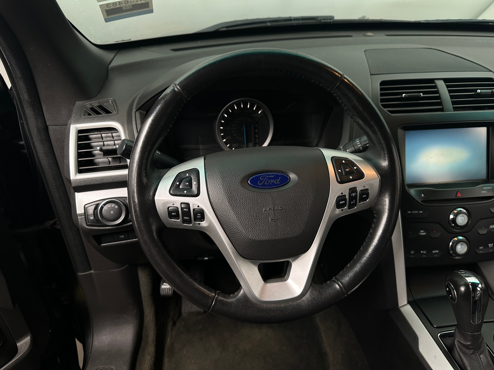 Thumbnail: 2015 Ford Explorer - 4