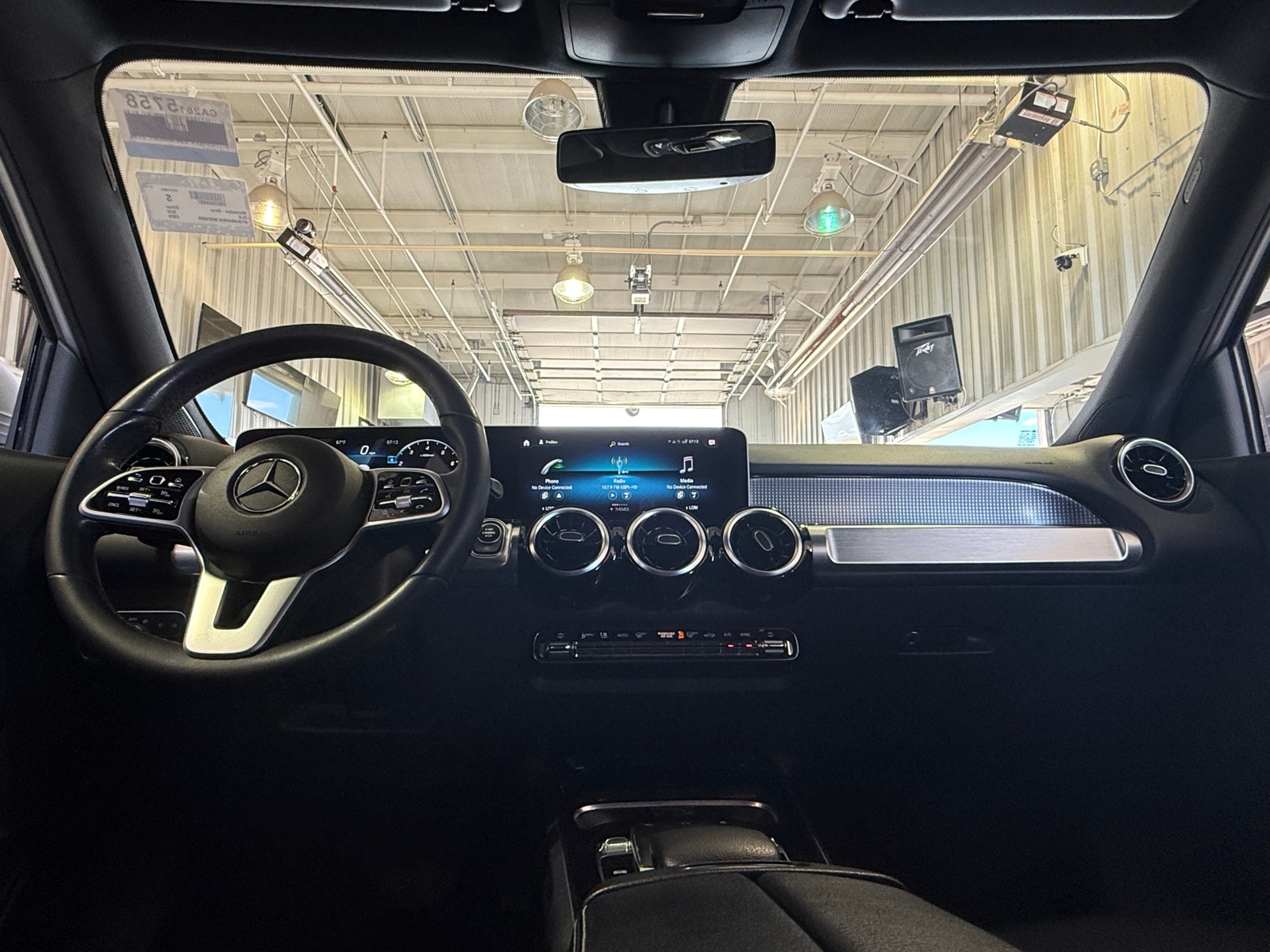 Thumbnail: 2020 Mercedes-Benz GLB - 2