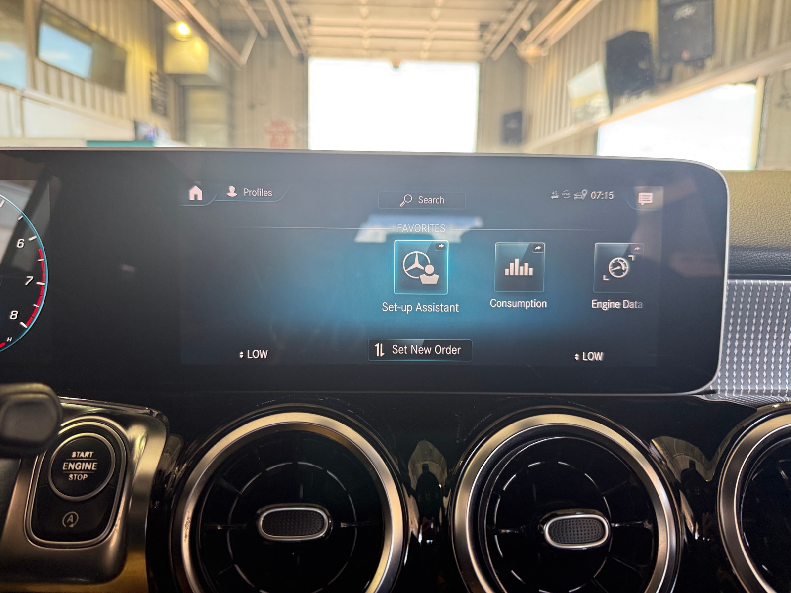 Thumbnail: 2020 Mercedes-Benz GLB - 3