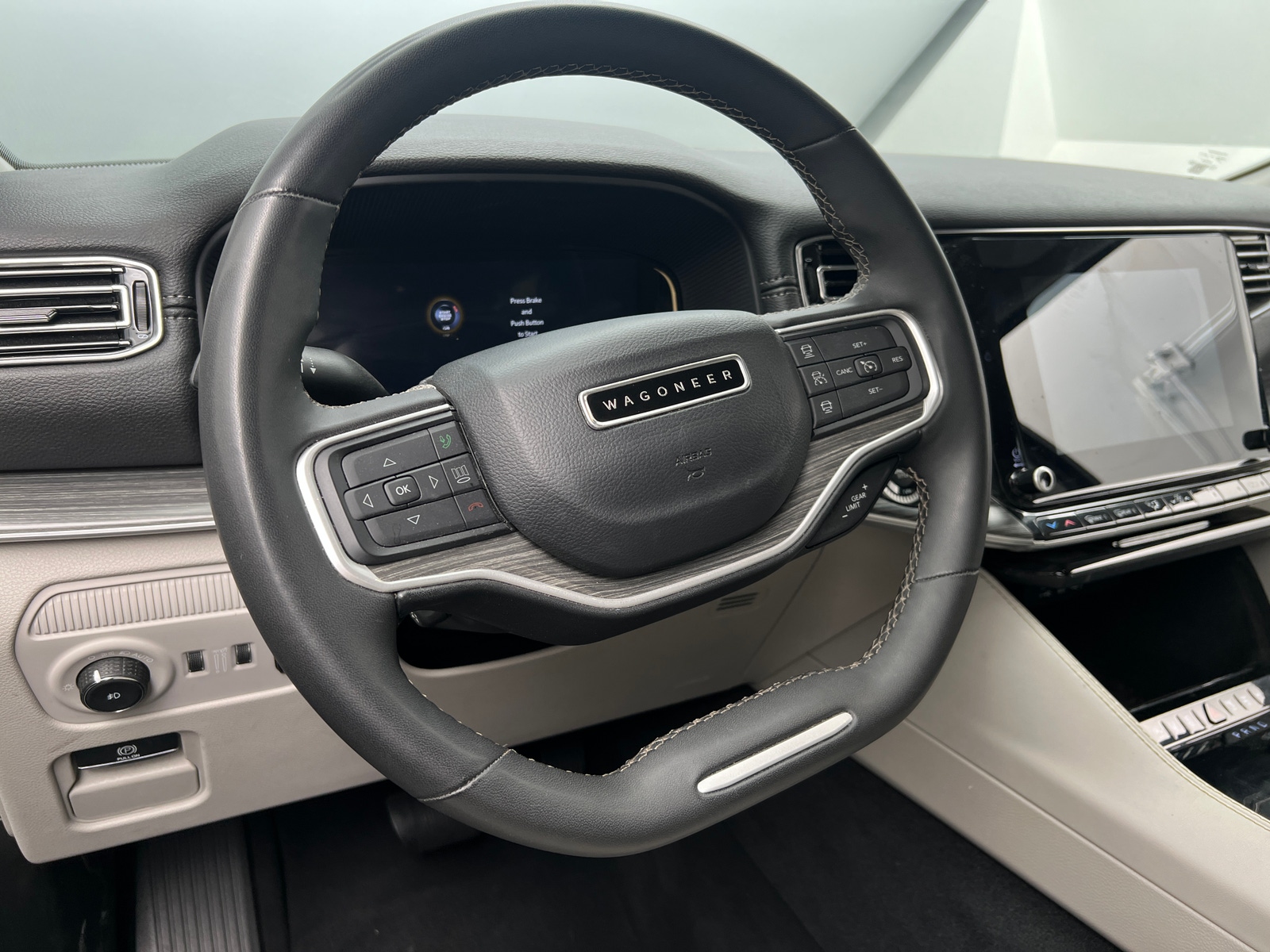 Thumbnail: 2023 Jeep Wagoneer - 4