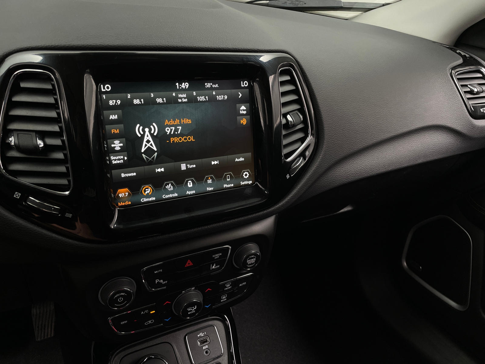 Thumbnail: 2021 Jeep Compass - 3