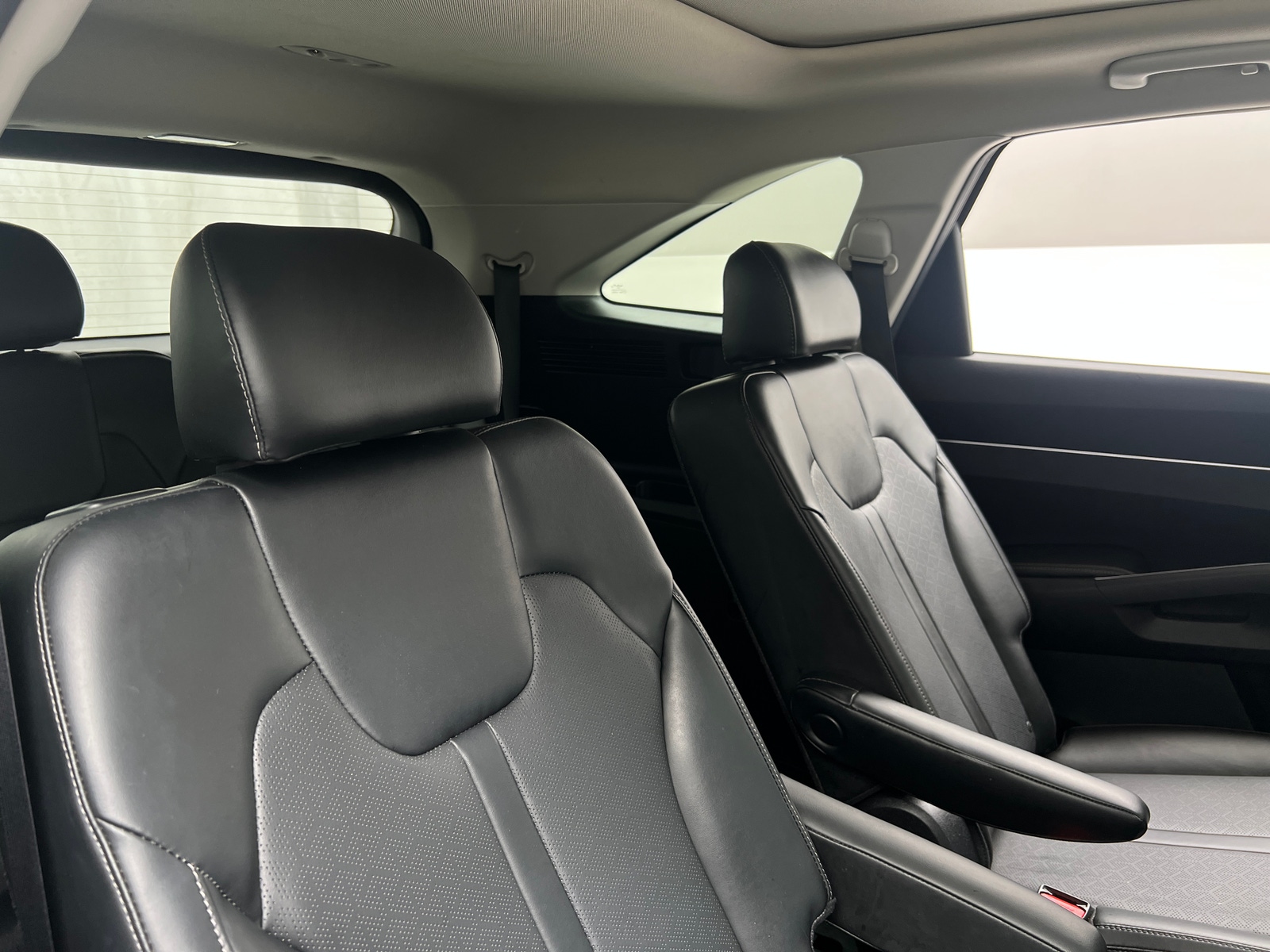 Thumbnail: 2022 Kia Sorento - 5