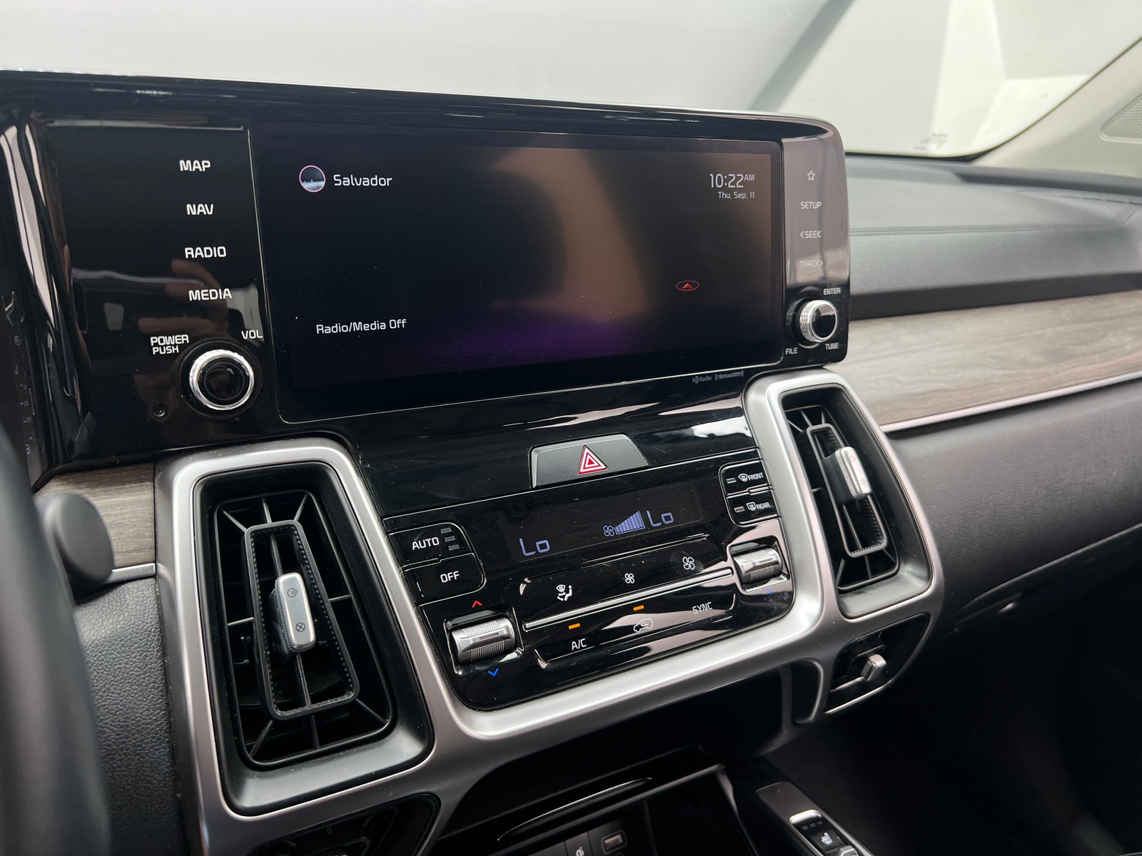 Thumbnail: 2022 Kia Sorento - 3