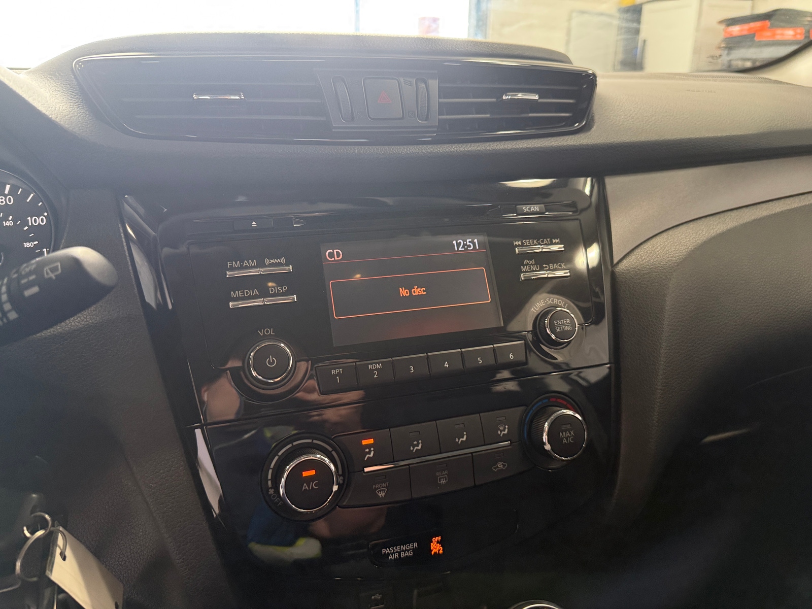 Thumbnail: 2018 Nissan Rogue Sport - 4