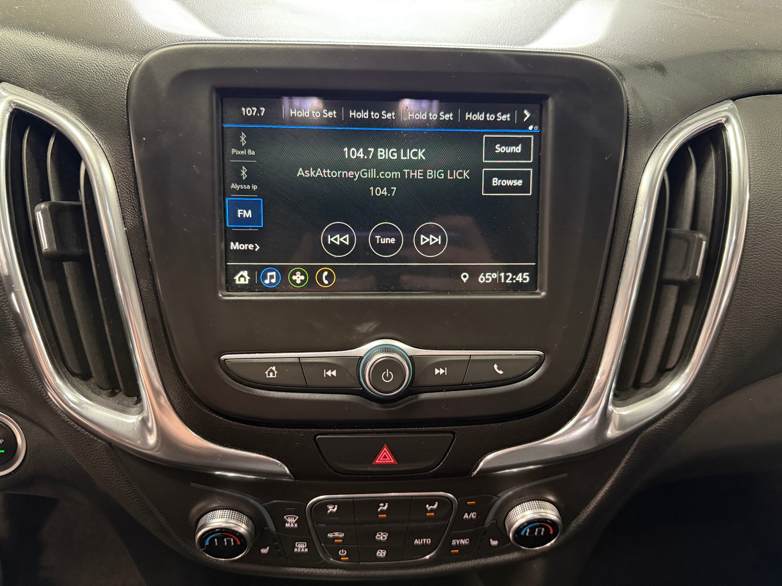 Thumbnail: 2019 Chevrolet Equinox - 4