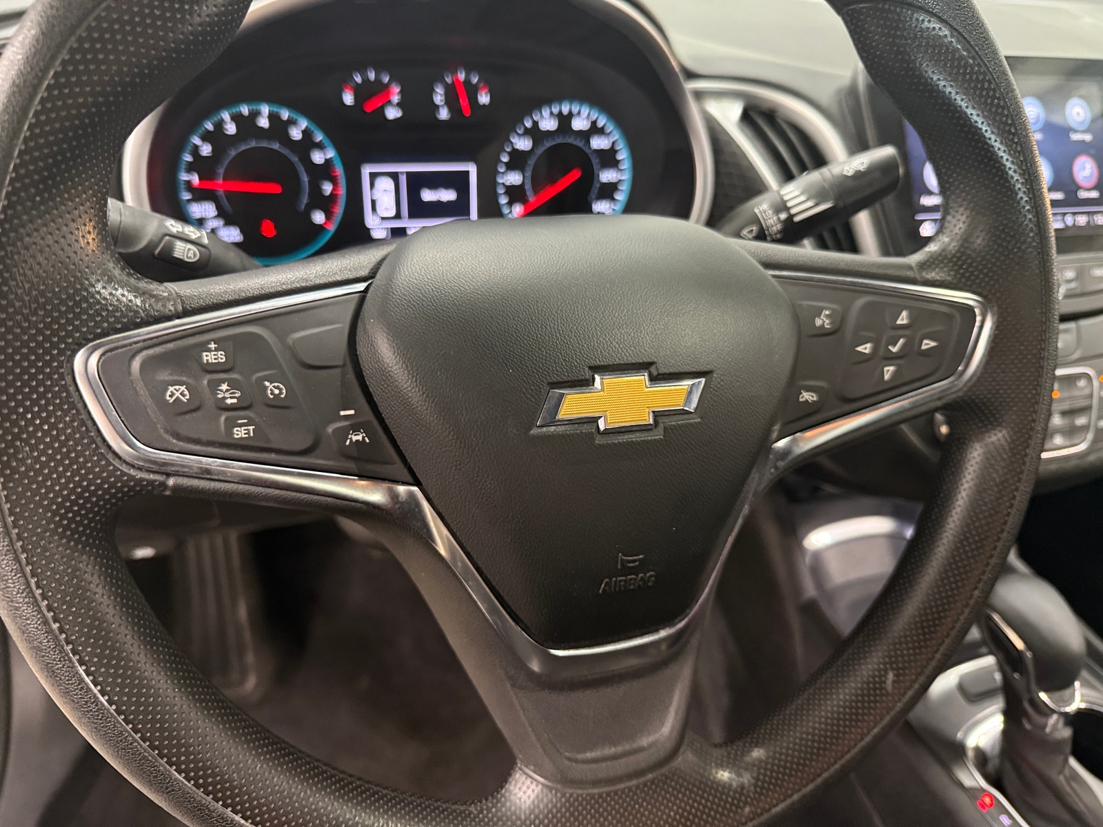 Thumbnail: 2023 Chevrolet Malibu - 5