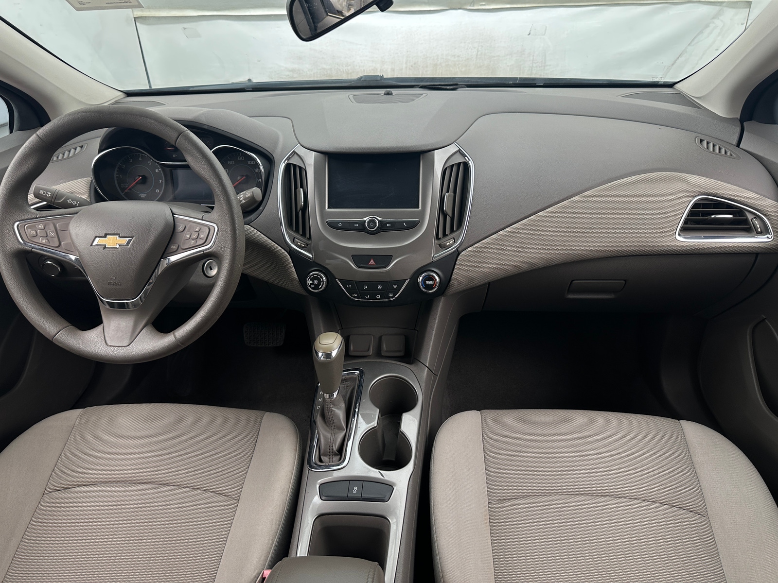 Thumbnail: 2017 Chevrolet Cruze - 3