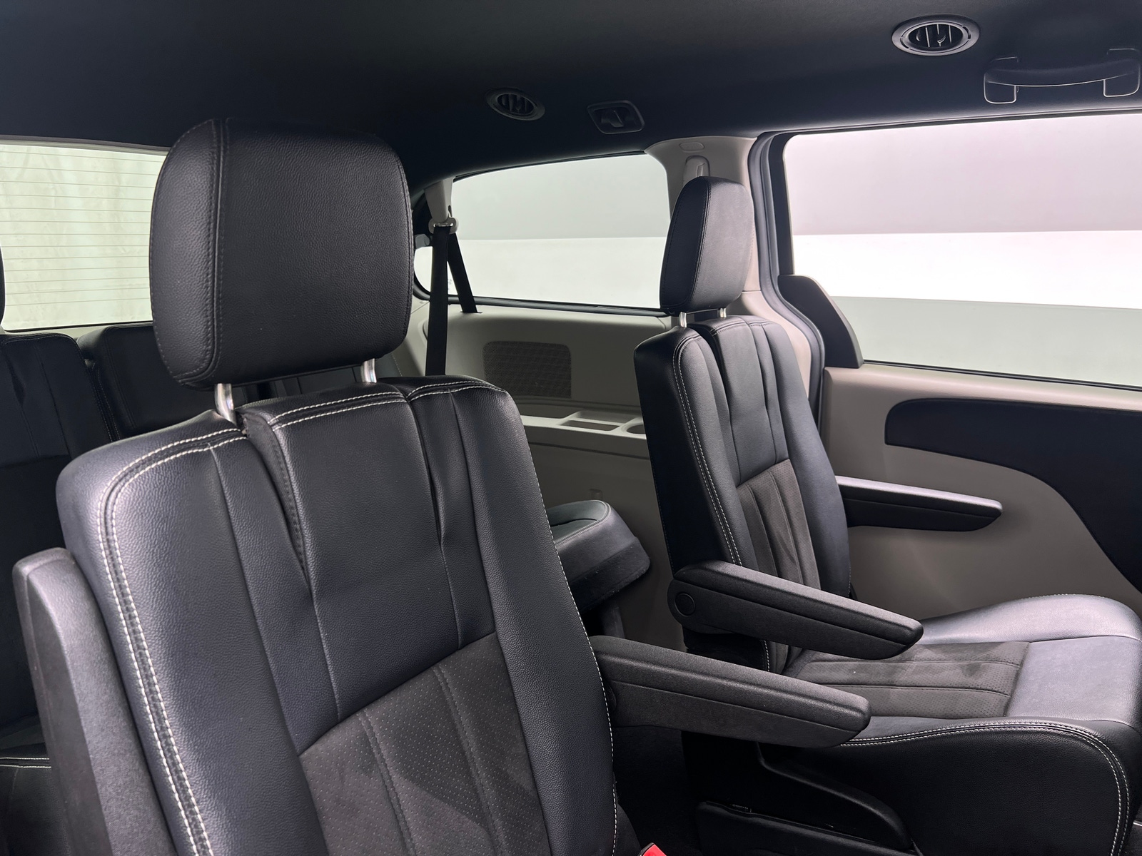 Thumbnail: 2019 Dodge Grand Caravan - 5