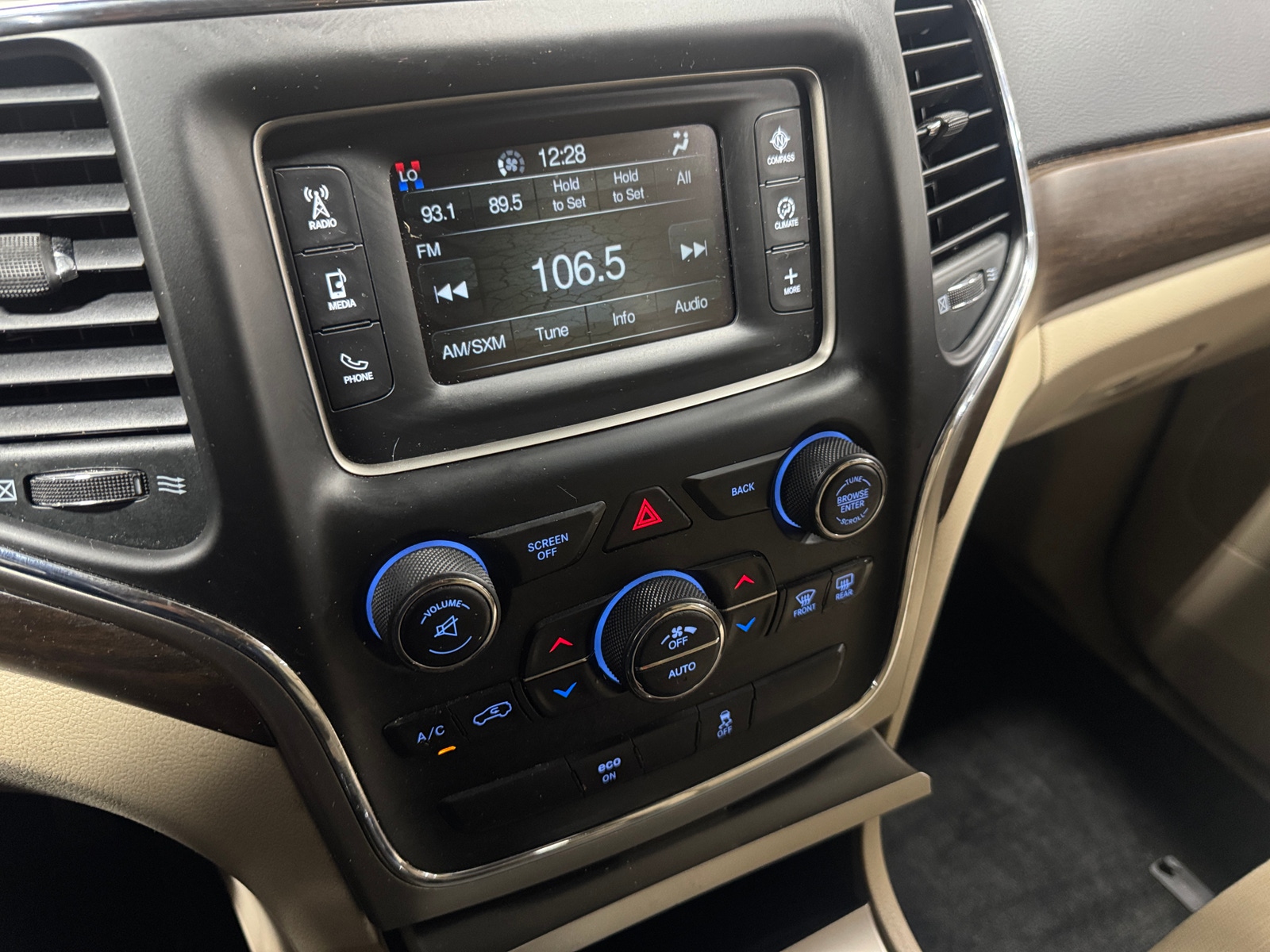 Thumbnail: 2015 Jeep Grand Cherokee - 4