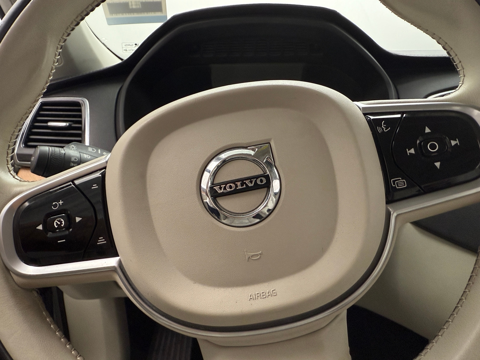 Thumbnail: 2020 Volvo XC90 - 4
