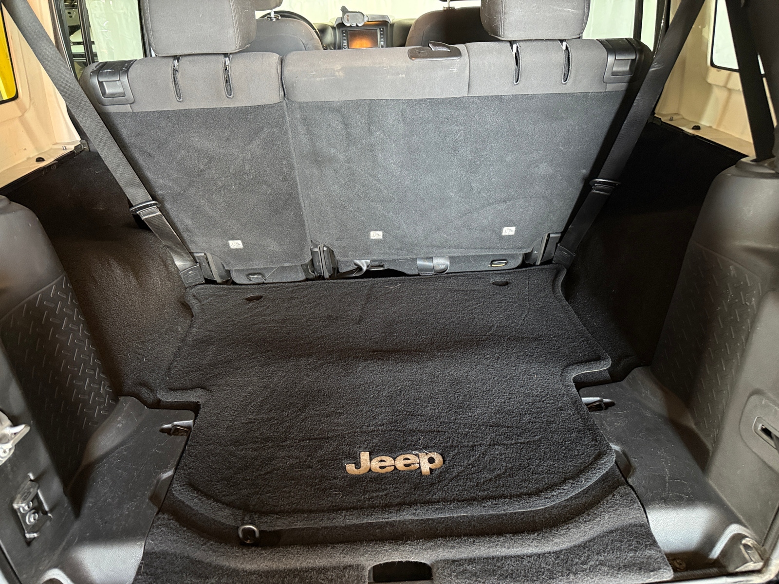 Thumbnail: 2016 Jeep Wrangler - 7