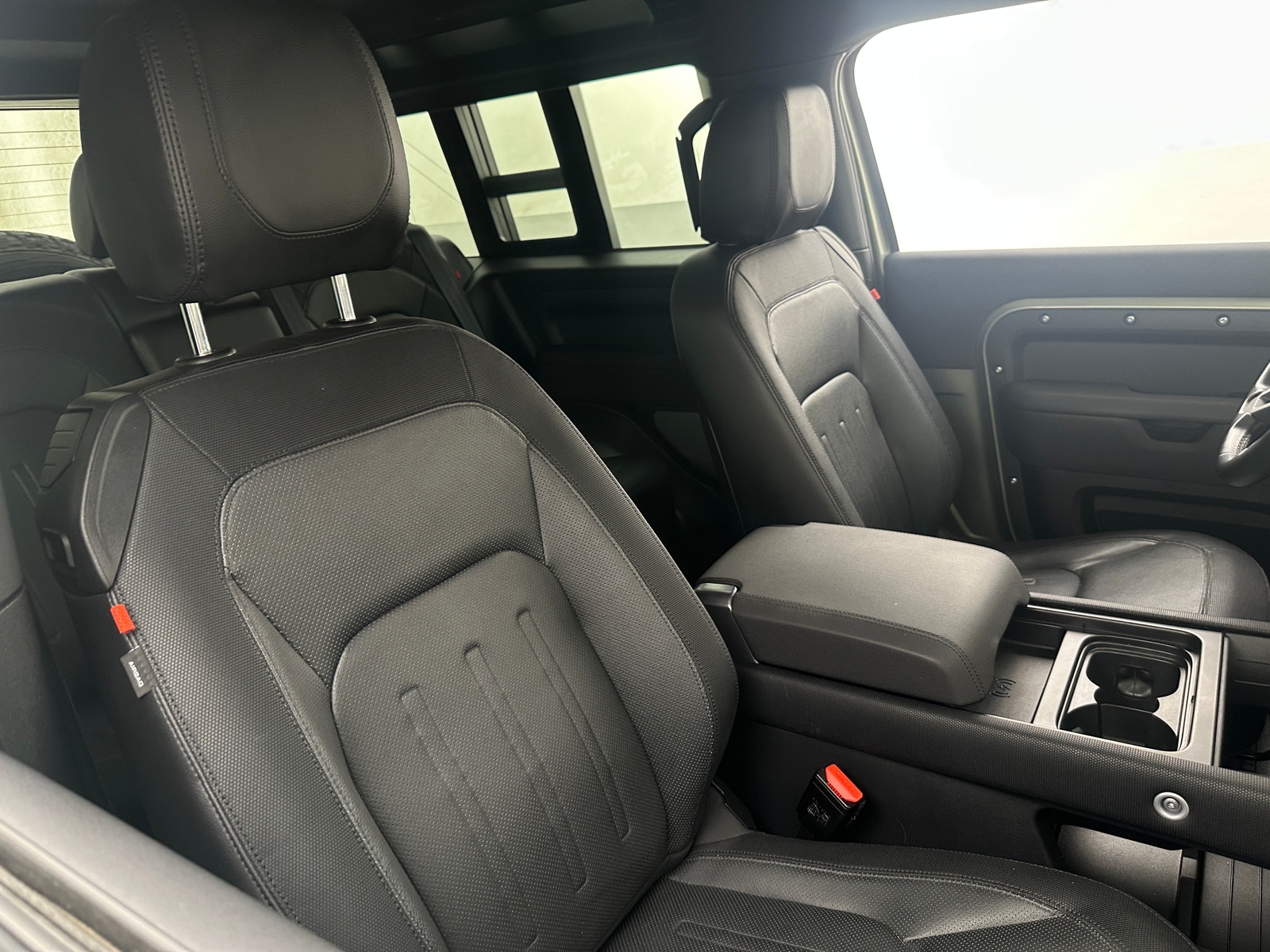 Thumbnail: 2022 Land Rover Defender - 2