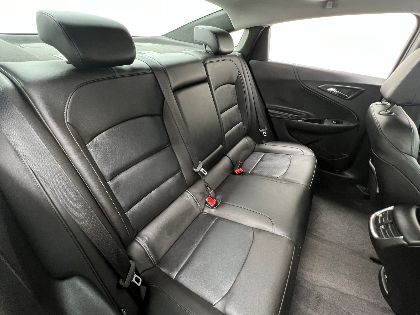 Thumbnail: 2016 Chevrolet Malibu - 5