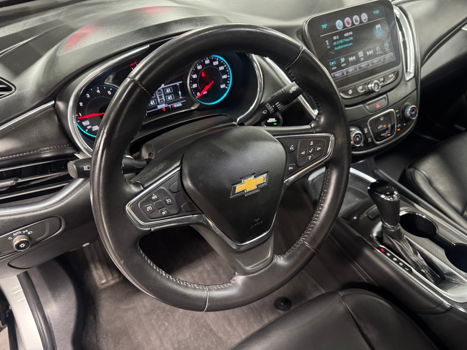 Thumbnail: 2016 Chevrolet Malibu - 4