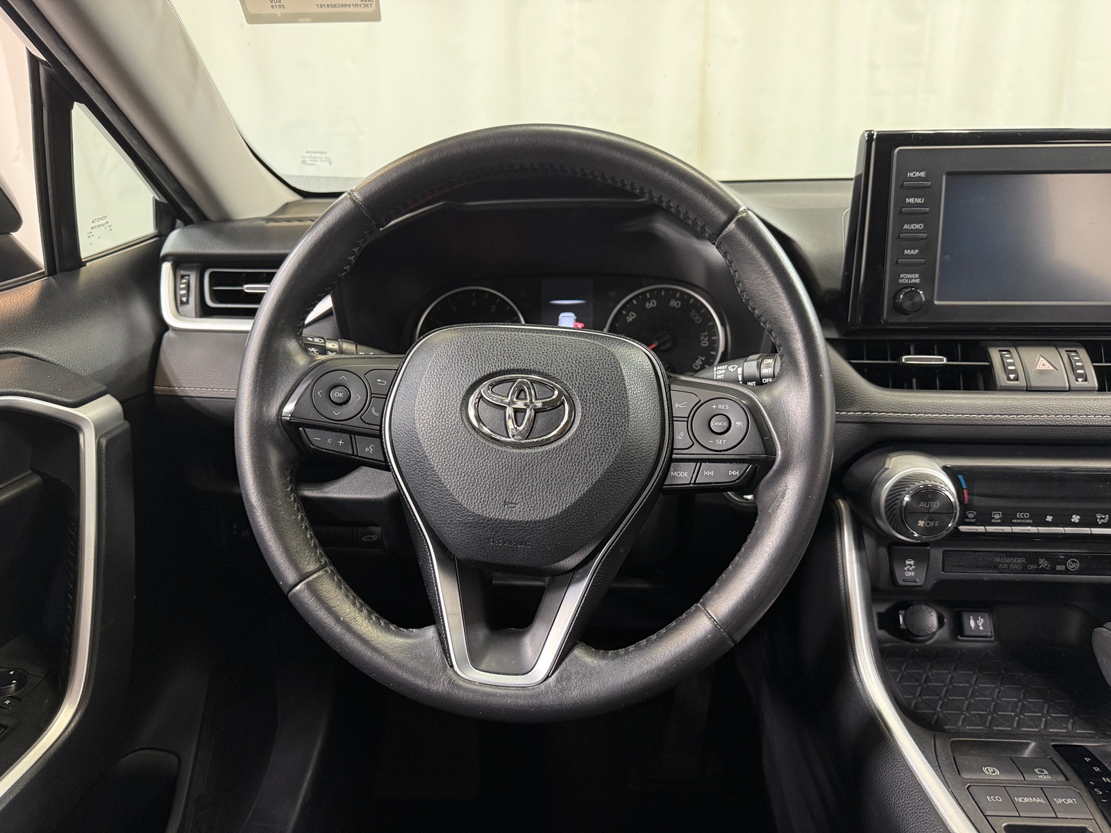 Thumbnail: 2019 Toyota RAV4 - 4