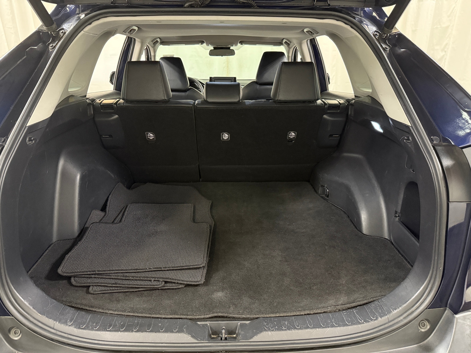 Thumbnail: 2019 Toyota RAV4 - 6
