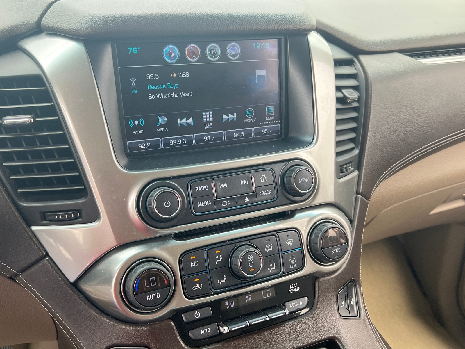 Thumbnail: 2018 Chevrolet Suburban - 3