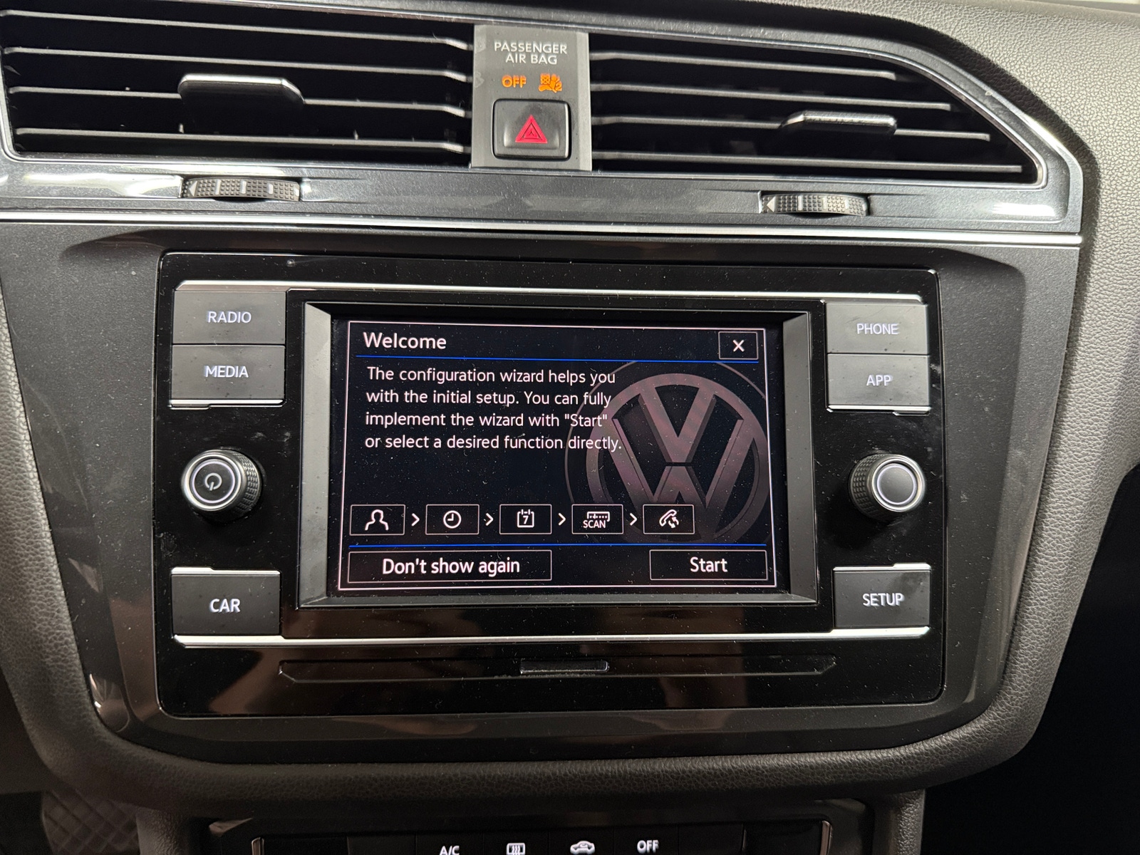 Thumbnail: 2019 Volkswagen Tiguan - 4