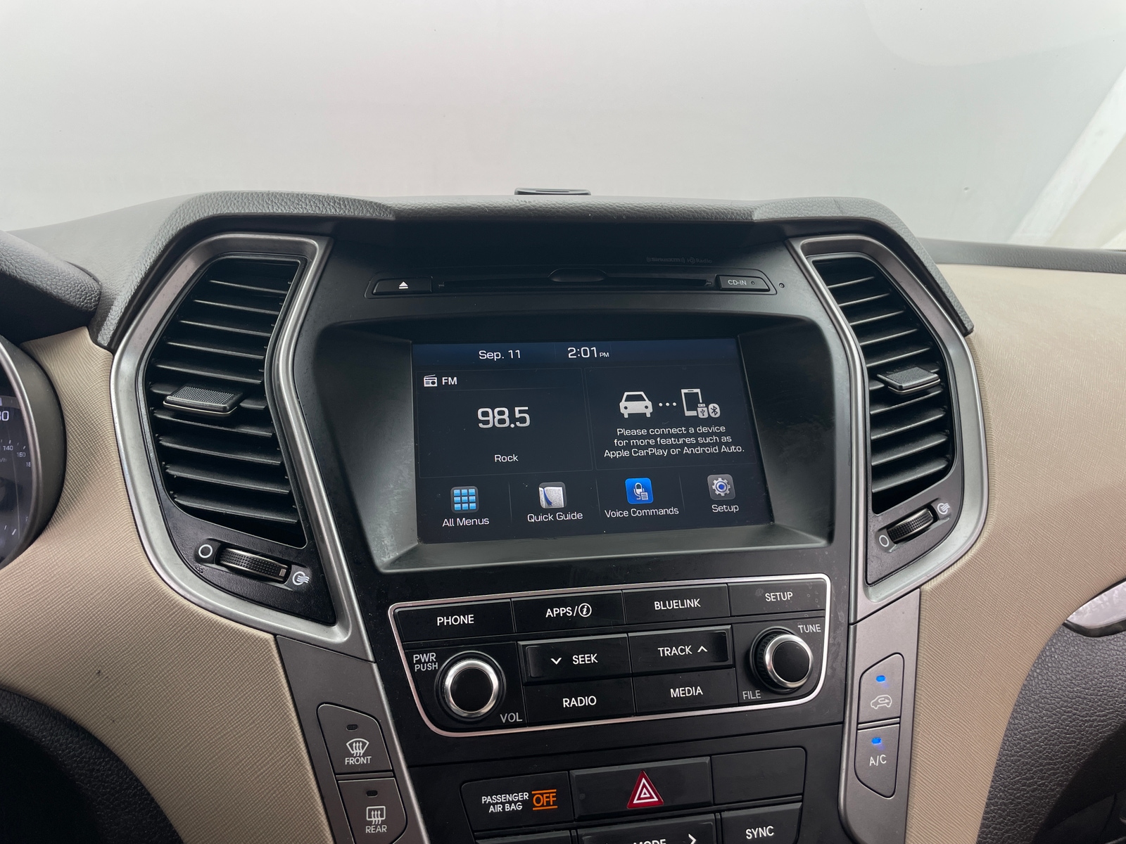 Thumbnail: 2017 Hyundai Santa Fe - 4