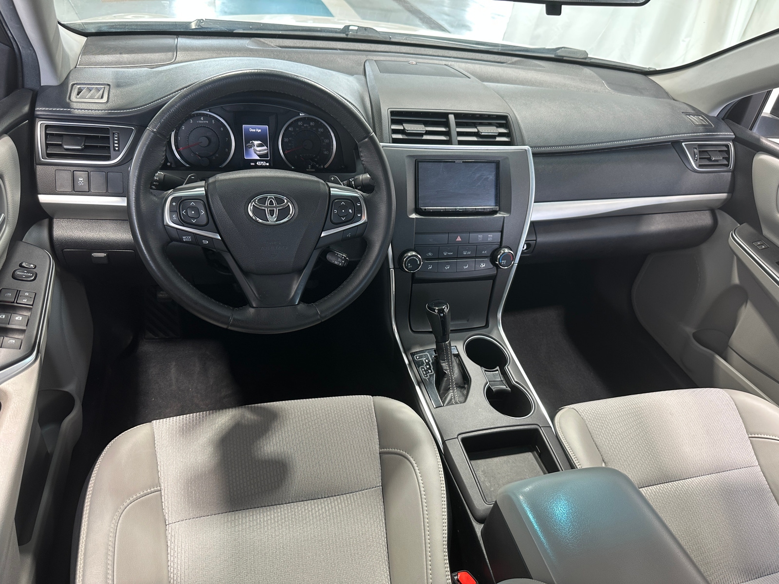 Thumbnail: 2017 Toyota Camry - 3