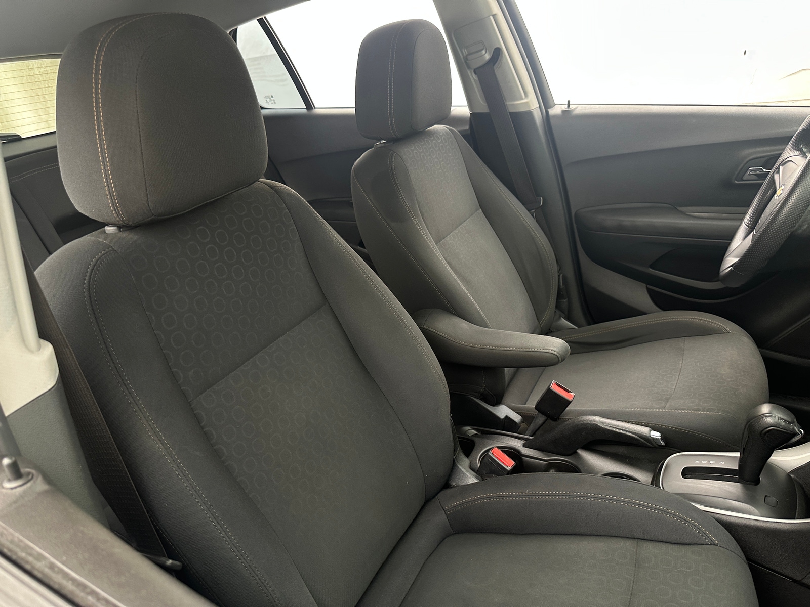 Thumbnail: 2017 Chevrolet Trax - 2