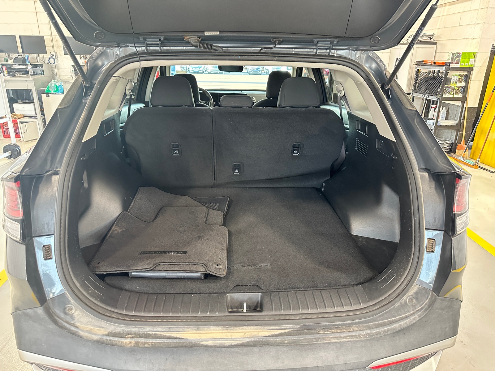 Thumbnail: 2023 Kia Sportage - 7