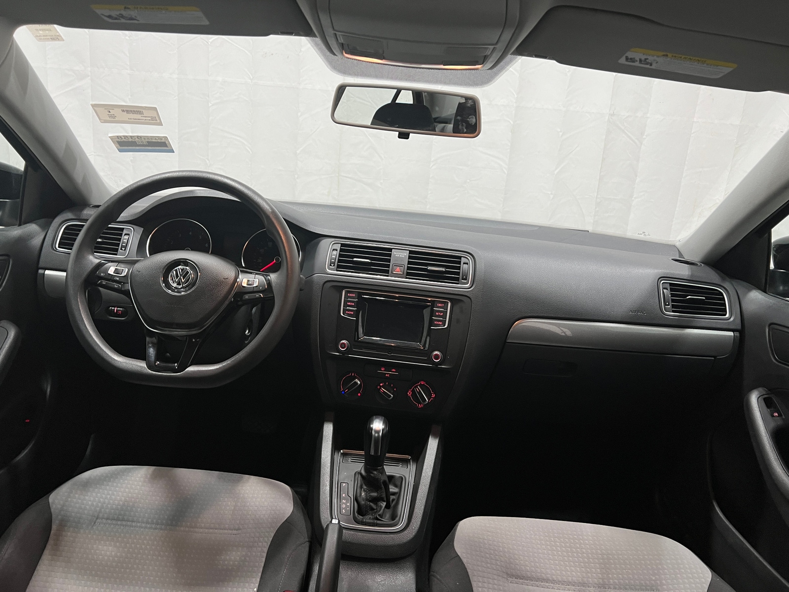 Thumbnail: 2017 Volkswagen Jetta - 3