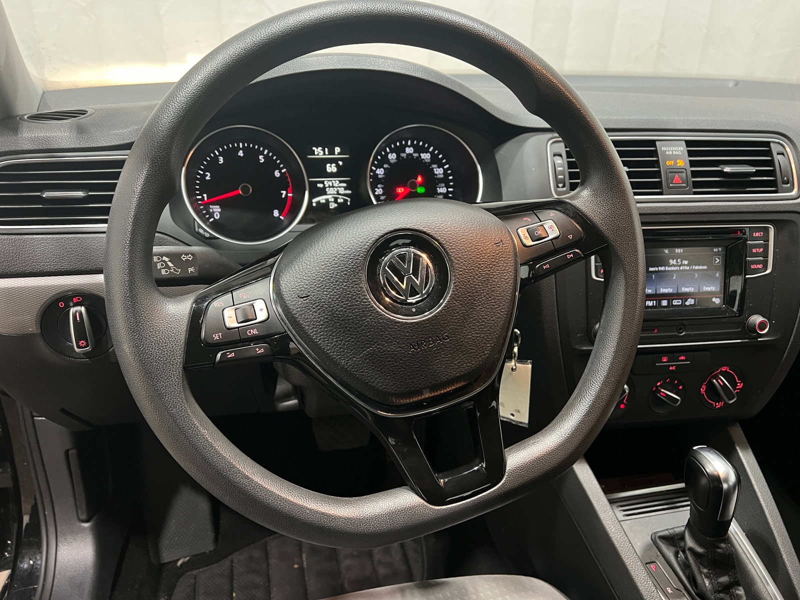 Thumbnail: 2017 Volkswagen Jetta - 5