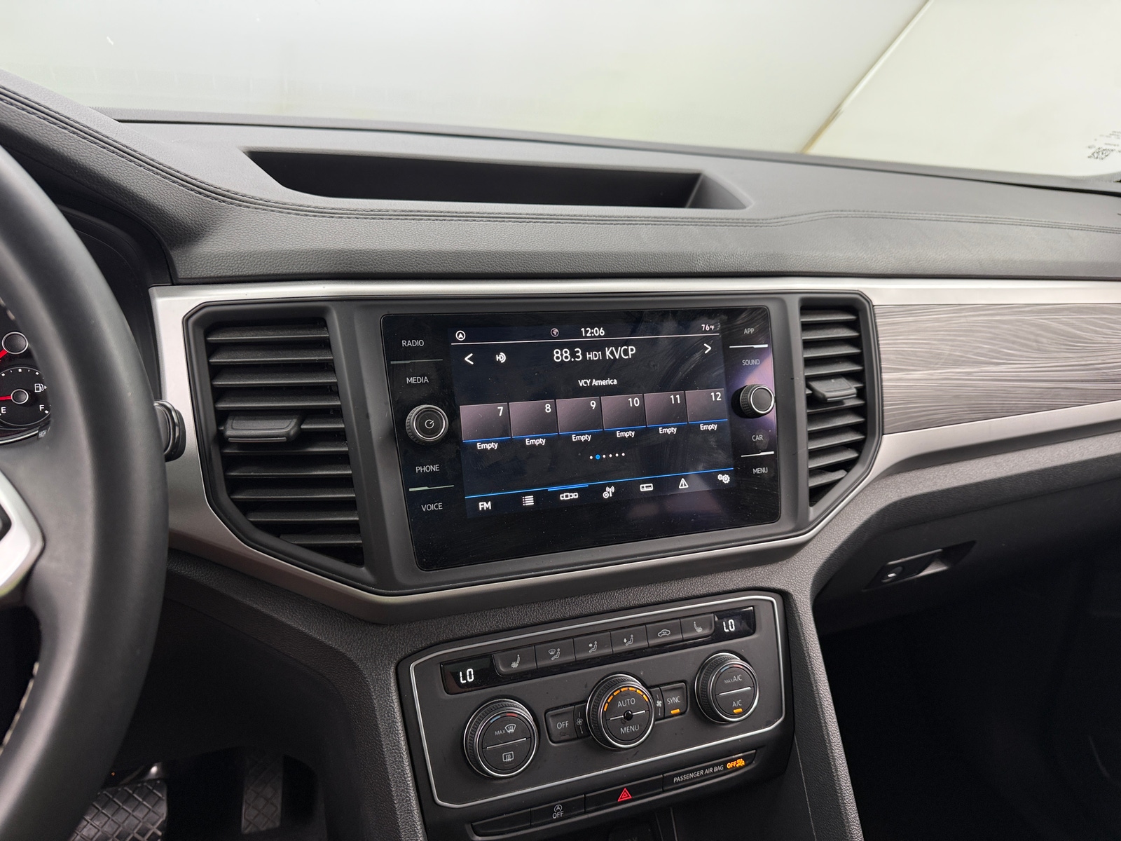 Thumbnail: 2021 Volkswagen Atlas - 3
