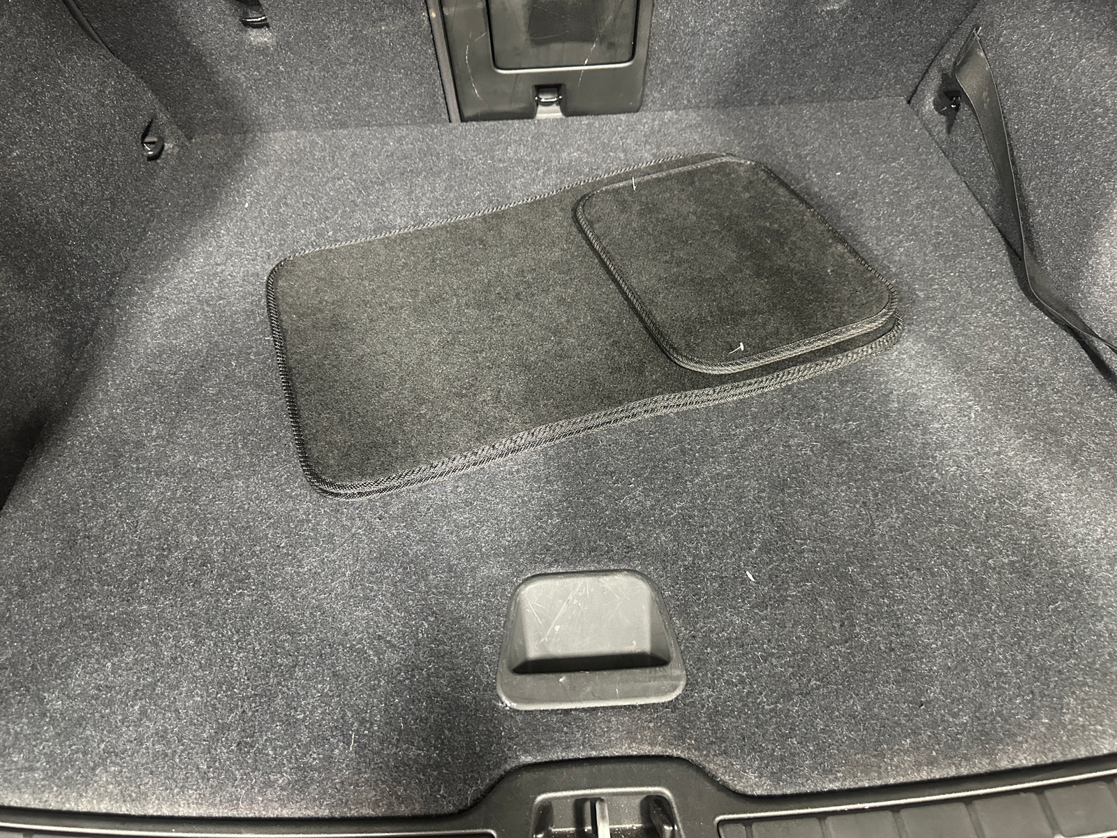 Thumbnail: 2019 Volvo XC40 - 6