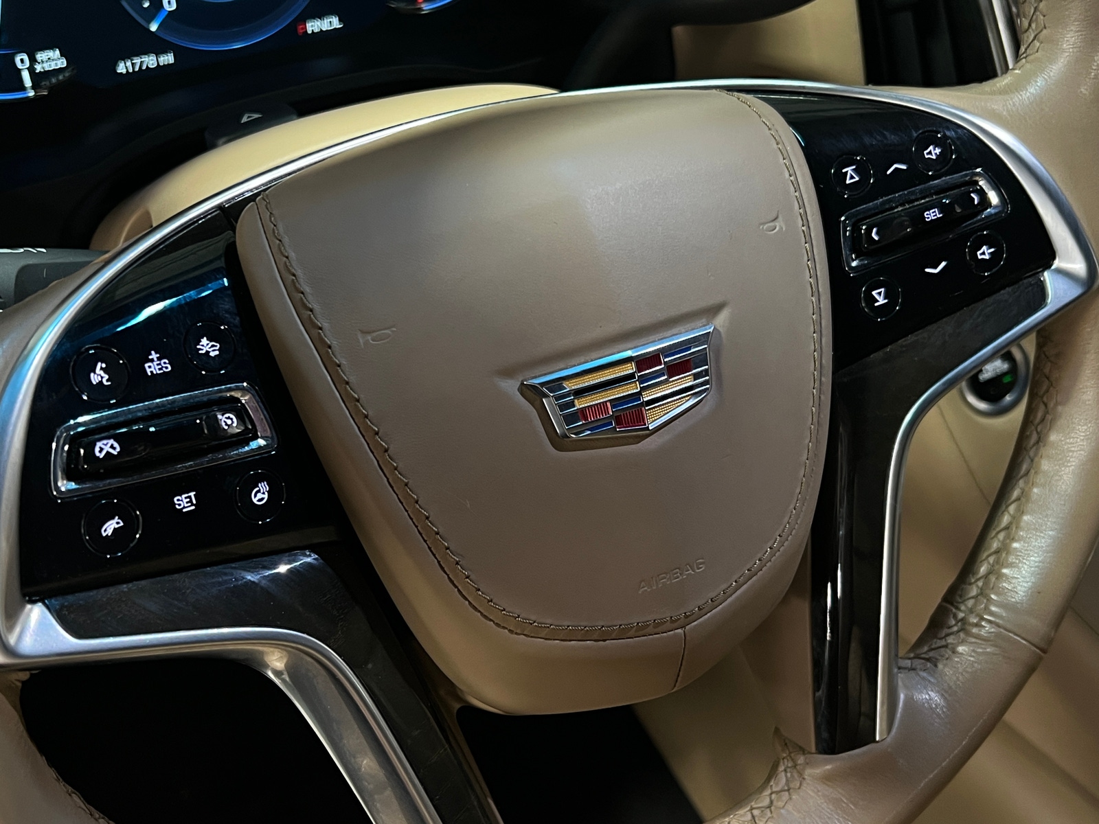 Thumbnail: 2019 Cadillac Escalade - 4