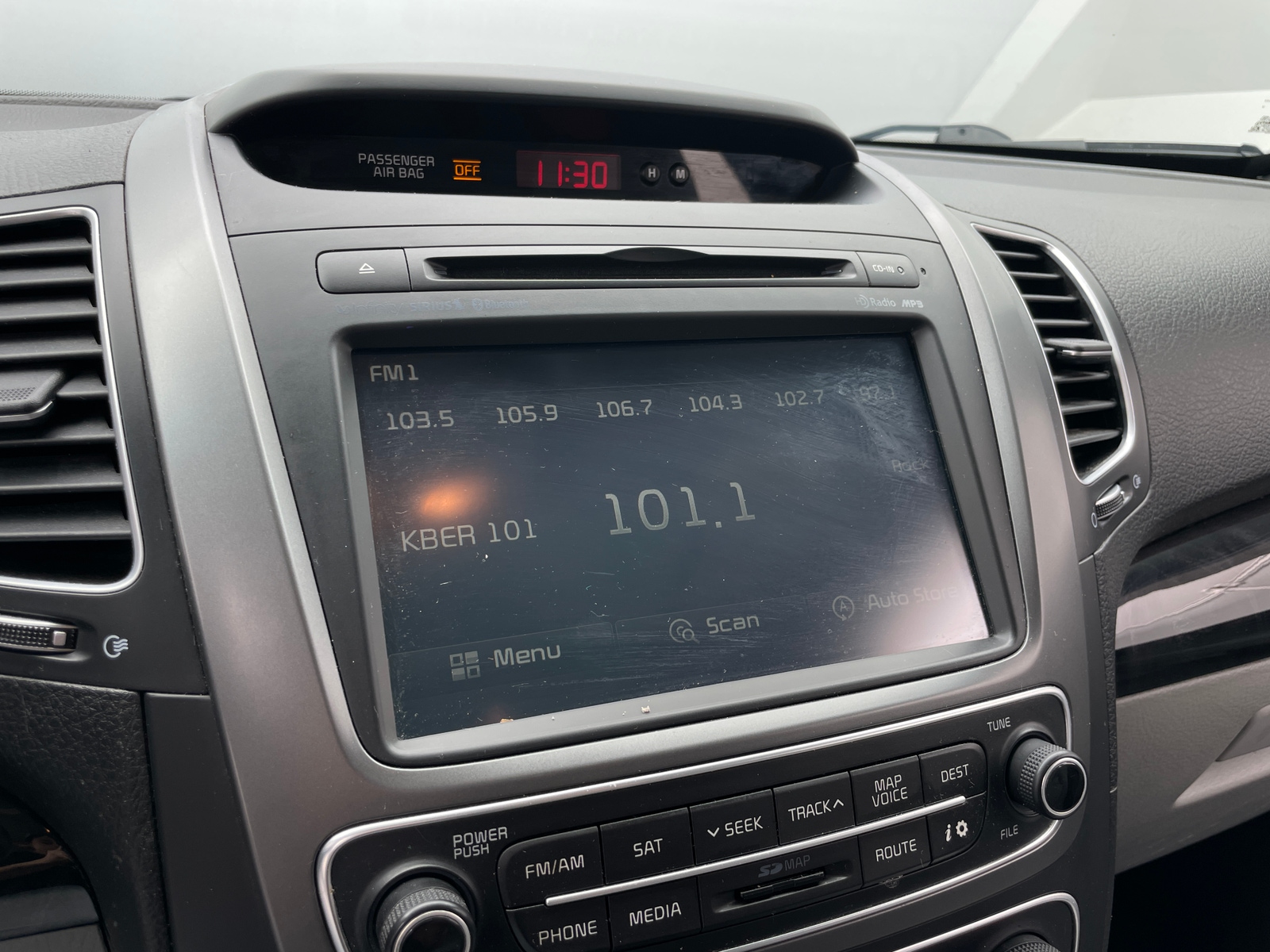 Thumbnail: 2014 Kia Sorento - 3