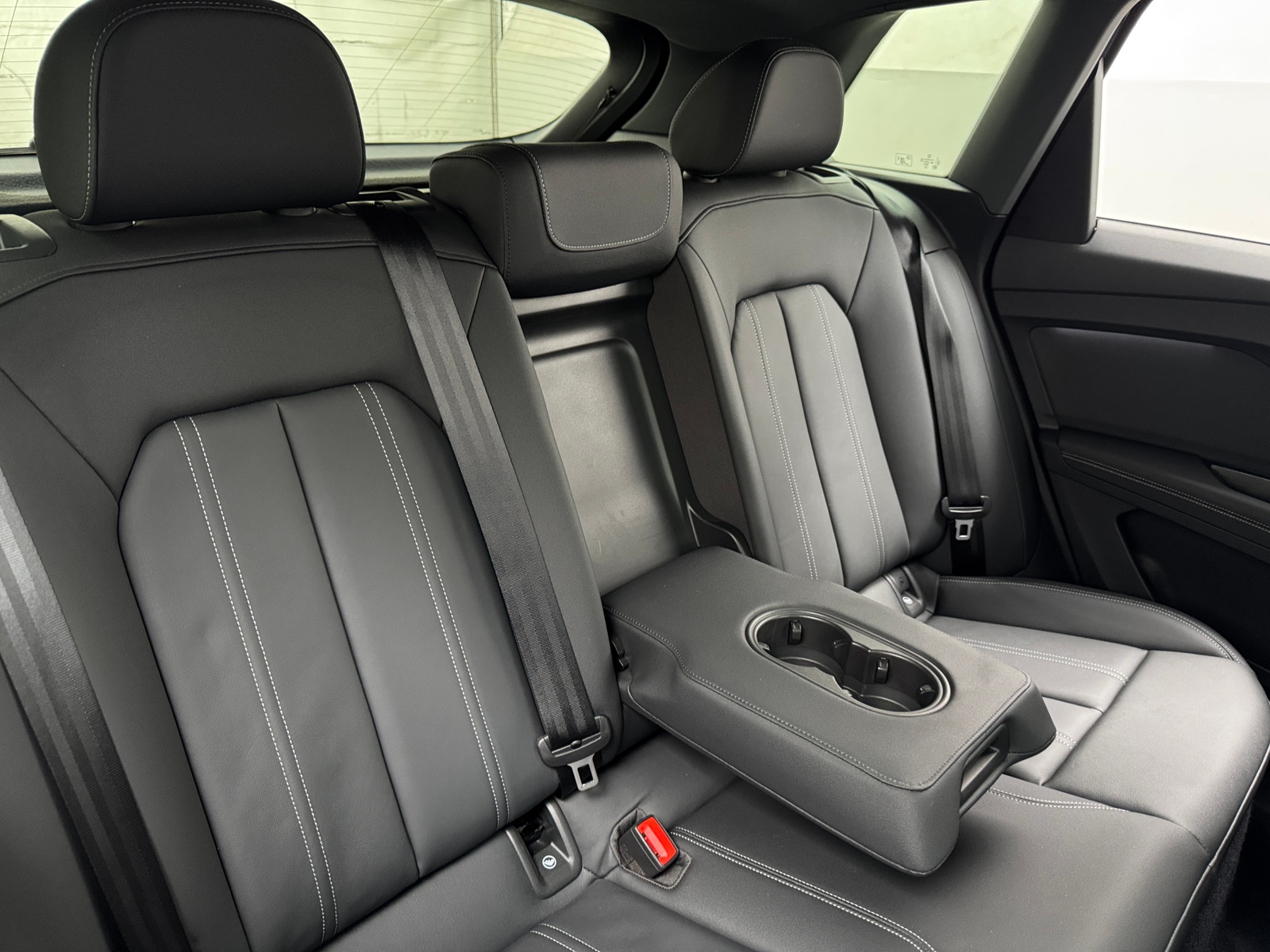 Thumbnail: 2024 Audi Q4 e-tron - 5