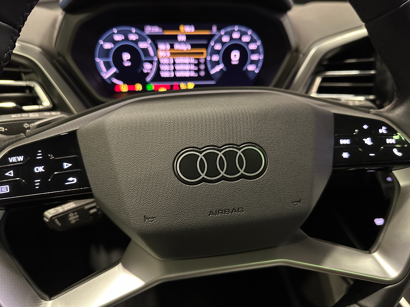 Thumbnail: 2024 Audi Q4 e-tron - 4