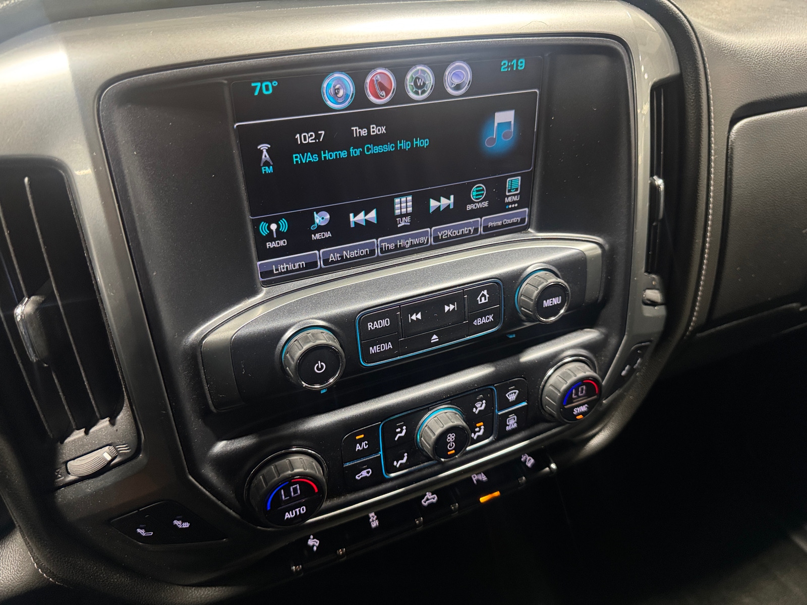 Thumbnail: 2017 Chevrolet Silverado 1500 - 3