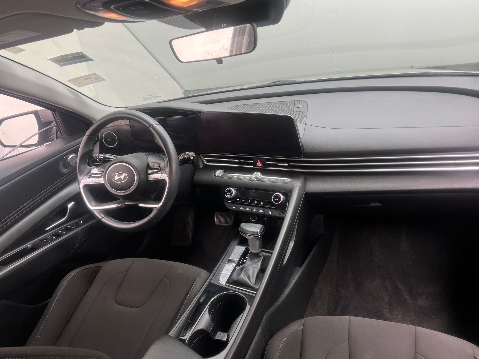 Thumbnail: 2023 Hyundai Elantra - 3