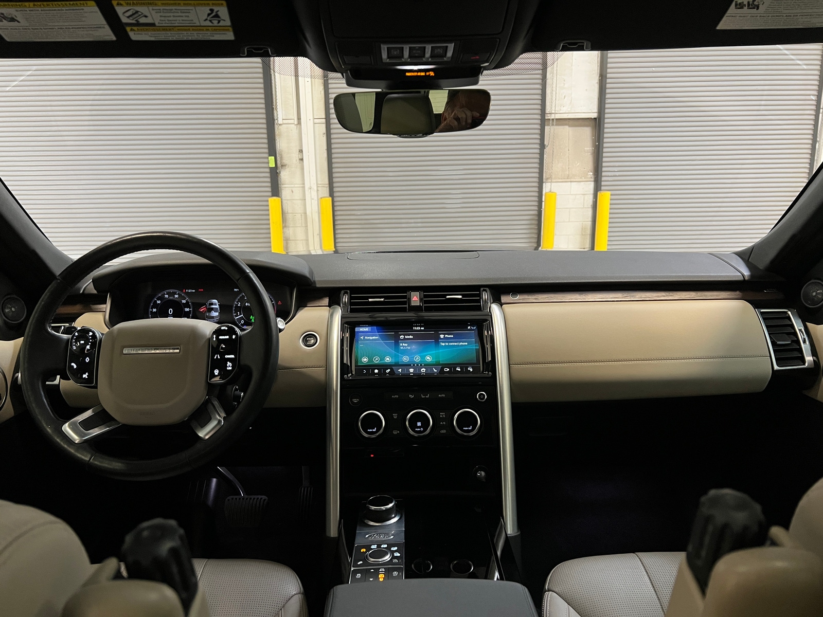 Thumbnail: 2019 Land Rover Discovery - 2