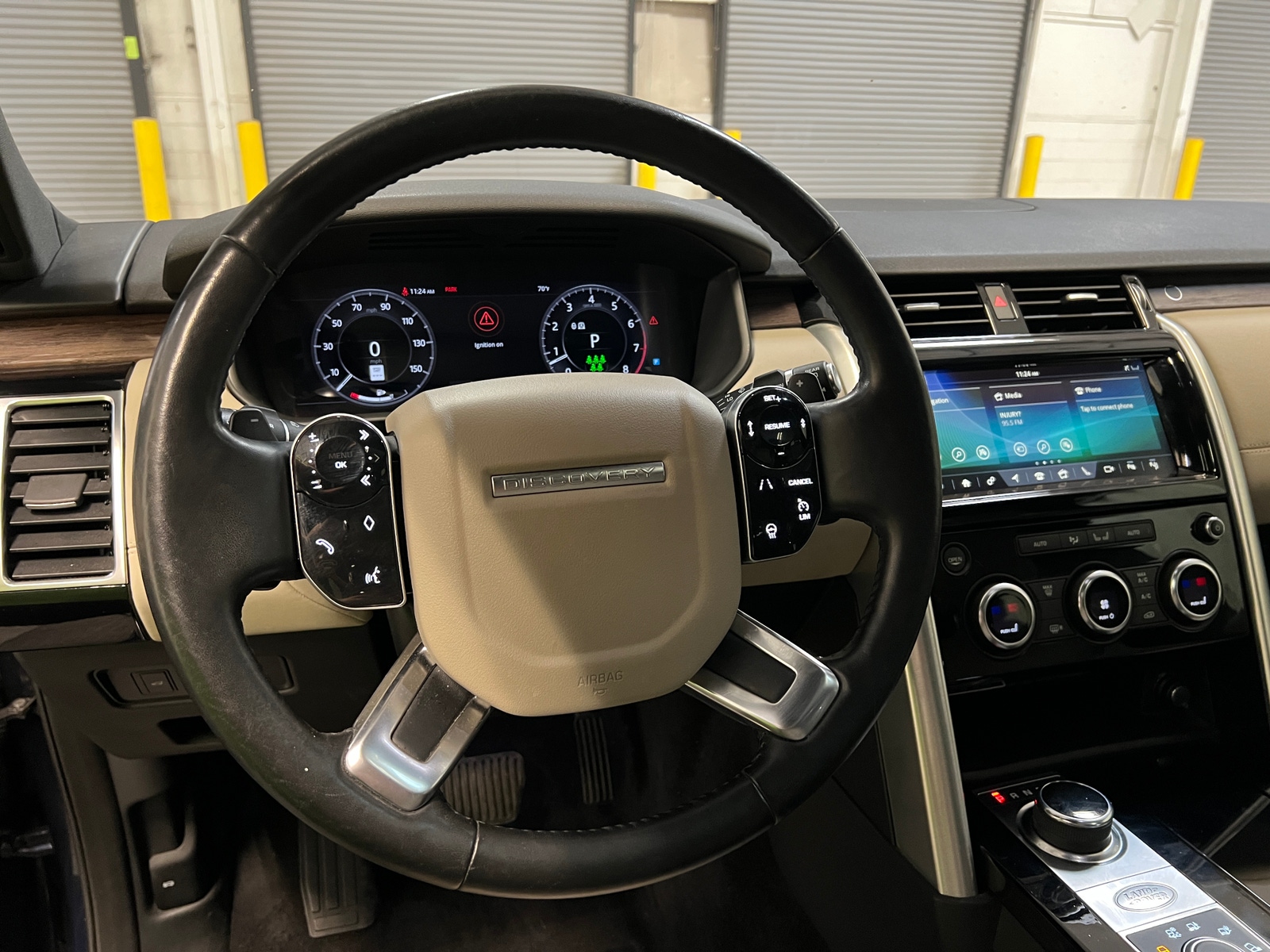 Thumbnail: 2019 Land Rover Discovery - 4