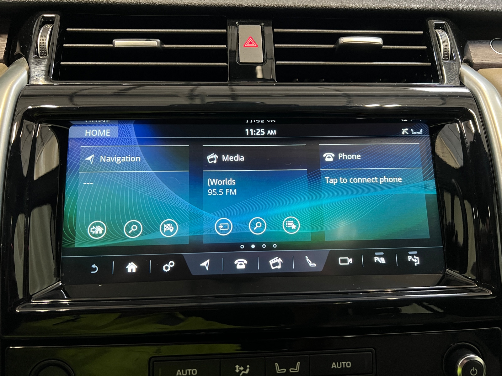 Thumbnail: 2019 Land Rover Discovery - 3