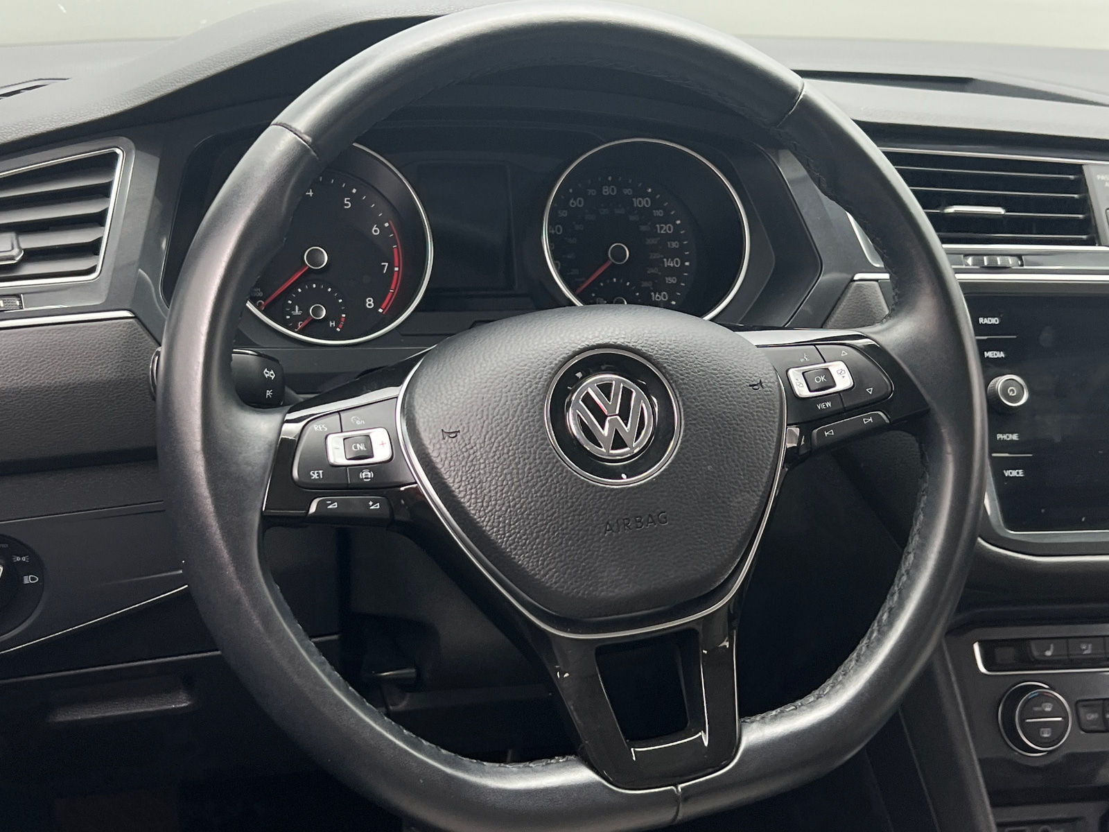 Thumbnail: 2019 Volkswagen Tiguan - 4