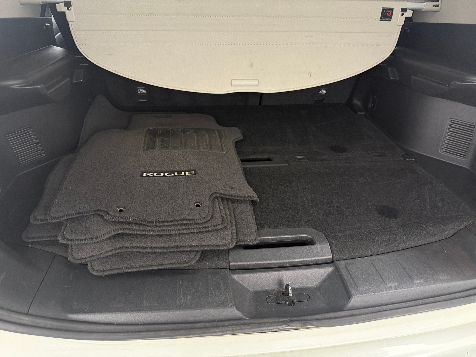 Thumbnail: 2015 Nissan Rogue - 6