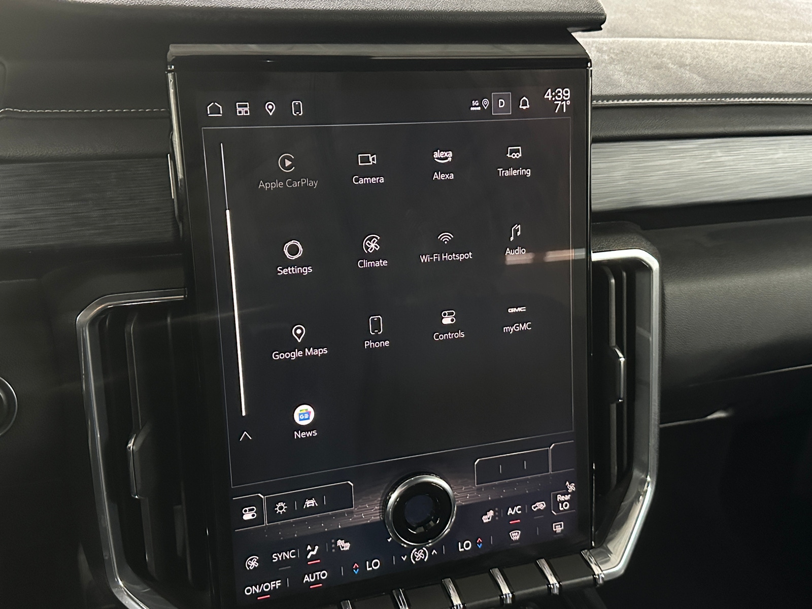 Thumbnail: 2025 GMC Acadia - 4