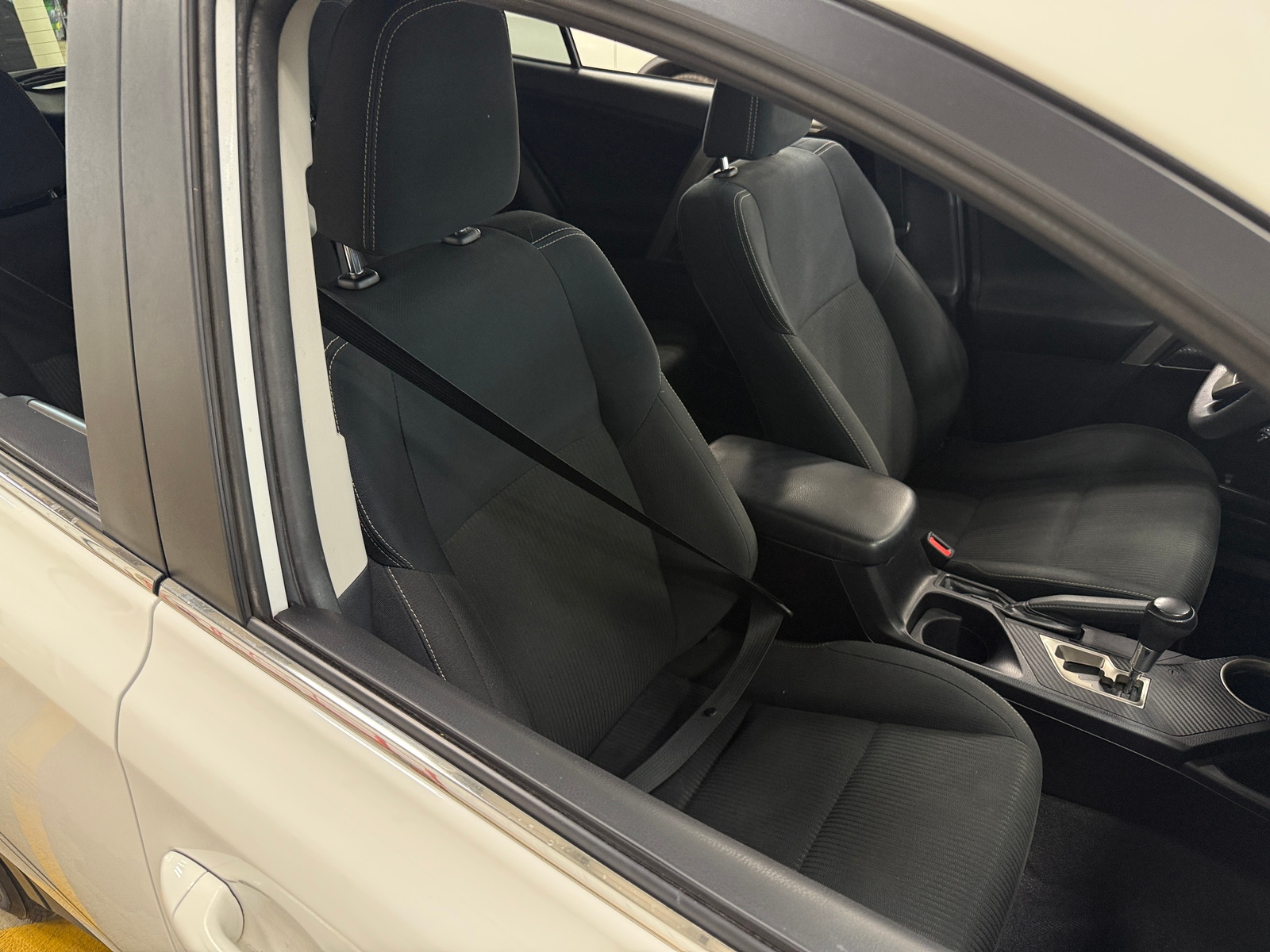 Thumbnail: 2015 Toyota RAV4 - 2